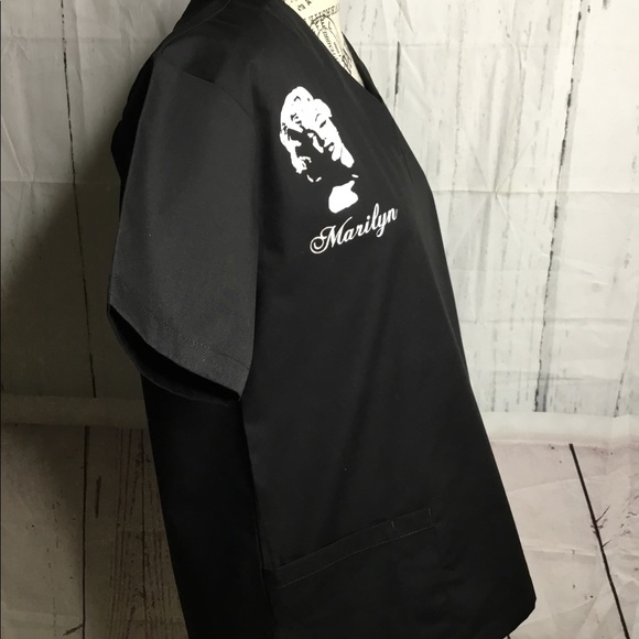 🌸SOLD🌸 Salus Marilyn Monroe Scrub Top - Picture 2 of 6